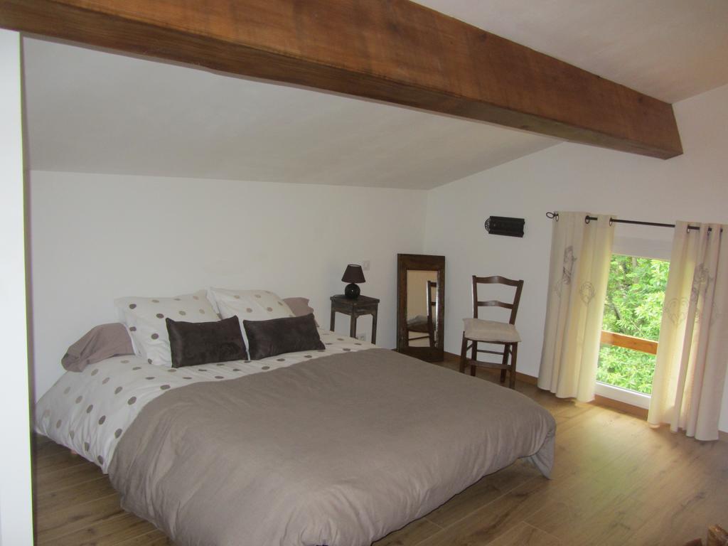 Les Cimes Bed and Breakfast Saint-Pierre-de-Rivière Δωμάτιο φωτογραφία