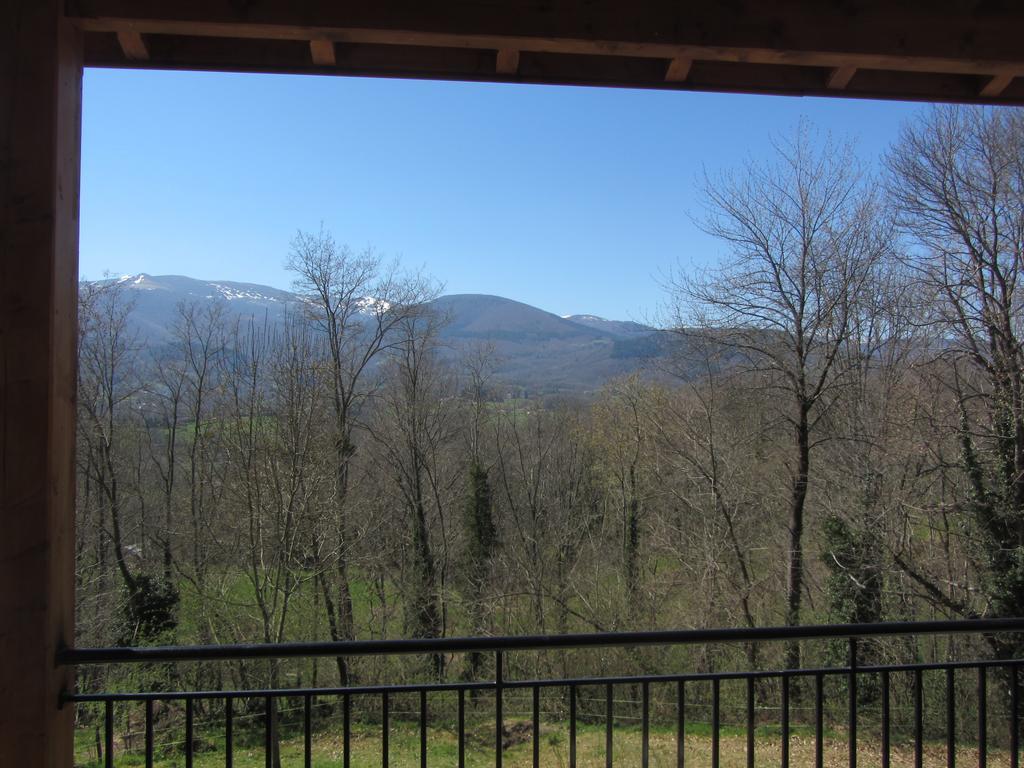 Les Cimes Bed and Breakfast Saint-Pierre-de-Rivière Εξωτερικό φωτογραφία